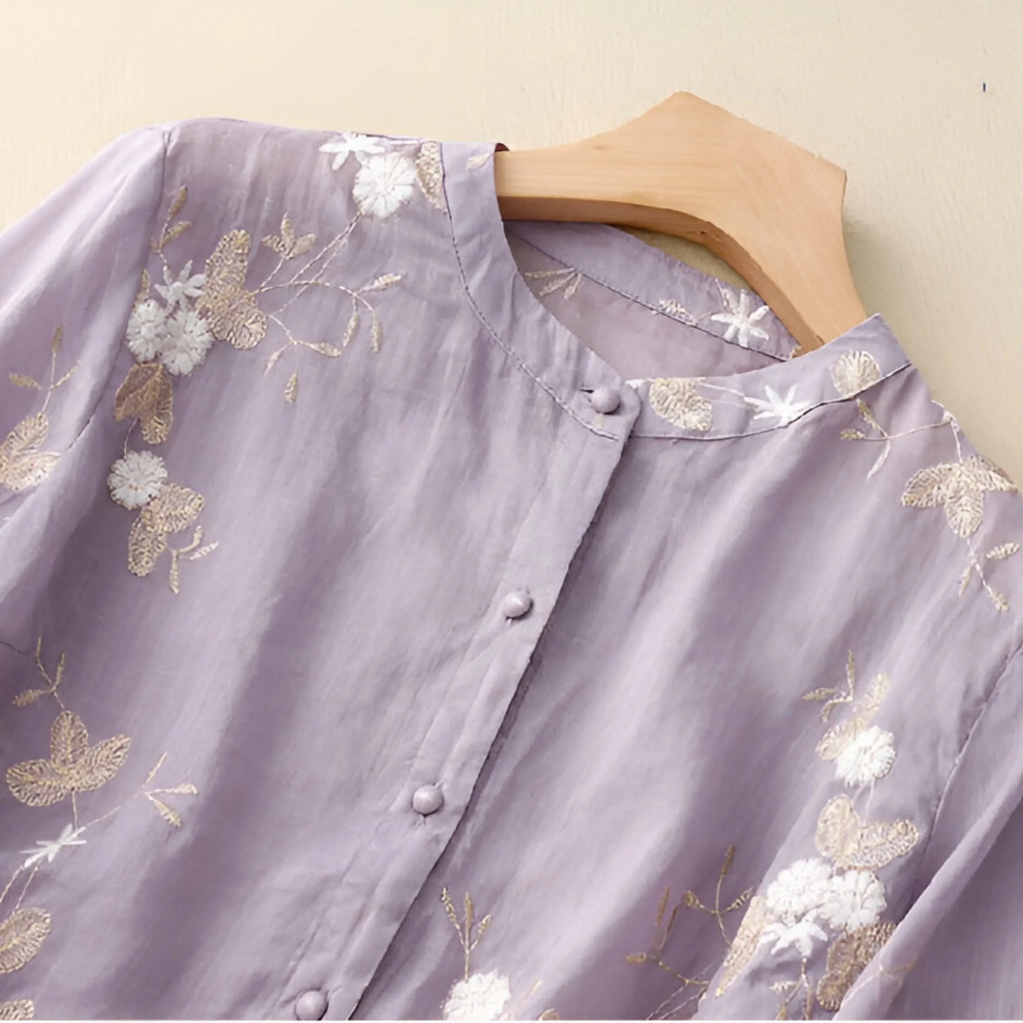 Mila™ | Bomuldstop med broderede blomster